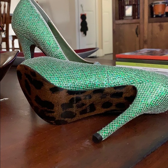 Shoes - Picture 2 of 2